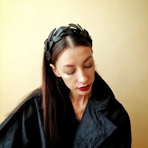 Crown of black leaves/ Leather crown/ Laurel wreath/ Gothic bridal headpiece