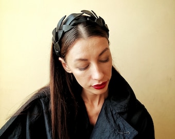 Crown of black leaves/ Leather crown/ Laurel wreath/ Gothic bridal headpiece