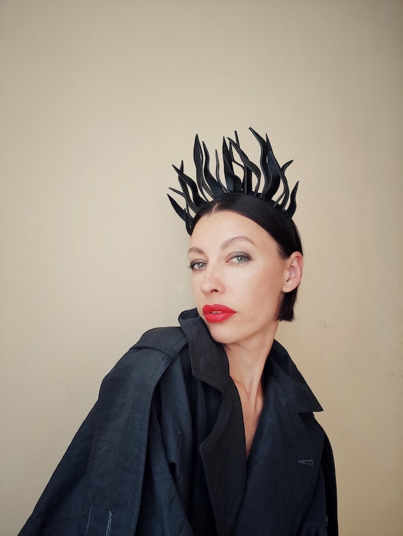 Black Leather Crown/ Gothic Headpiece/ Gothic Wedding Crown  display picture 1