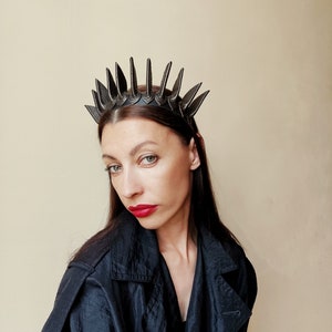 Leather brown crown in gothic style/ king crown / medieval crown/ leather headband image 1