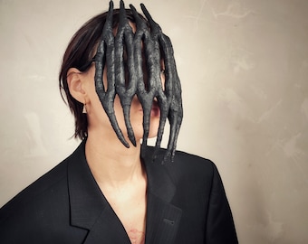 Maschera nera in stile gotico con fori/ Maschera in cartapesta/ Maschera da cieco/ Maschera di Halloween/ Maschera da deserto/ Maschera horror/ Maschera con tentacoli