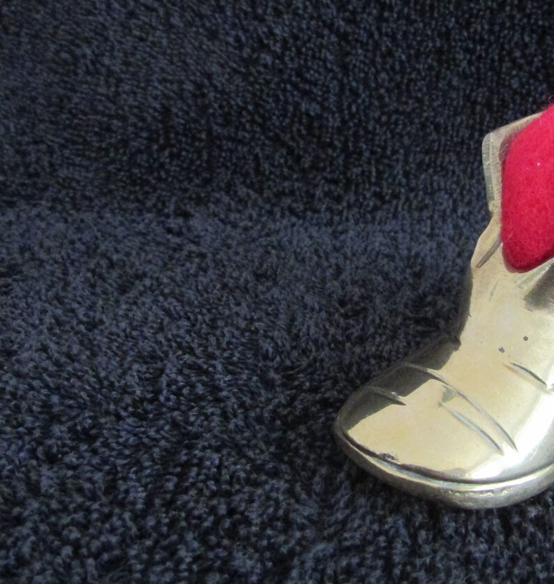 Free UK P/&P. Up-cycled retrovintage brass boot pincushion with classic red felt