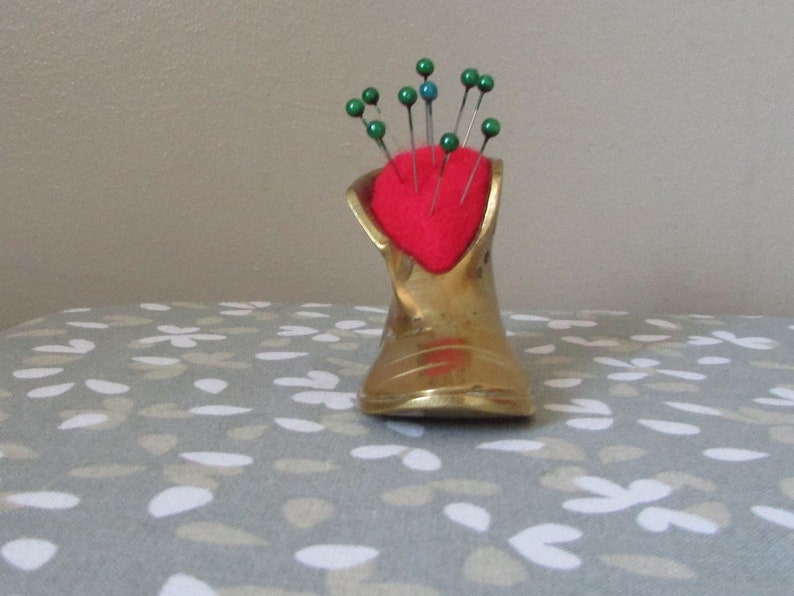 Free UK P/&P. Up-cycled retrovintage brass boot pincushion with classic red felt