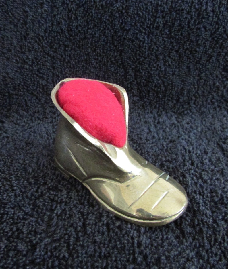 Free UK P/&P. Up-cycled retrovintage brass boot pincushion with classic red felt