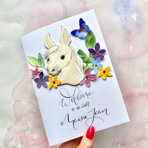Kaart baby paard/veulen | Babykaart | Nieuw babycadeau | gepersonaliseerd babycadeau | Kalligrafie | Babykaart ponydieren | gepersonaliseerd cadeau