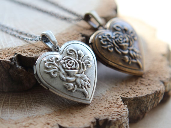 Amazon.com: Vintage Engraved Flower Locket Picture Pendant Necklace Antique  Carved Pattern Oval Heart Pendant Necklace For Women Girls Hold Picture  Souvenir Memorial Jewelry(Flower): Clothing, Shoes & Jewelry