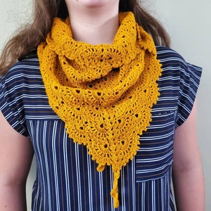 Crochet Bandana, Fan Kerchief Shawl Shawlette Pattern, Crochet Headcover, Crochet church veil pattern image 9