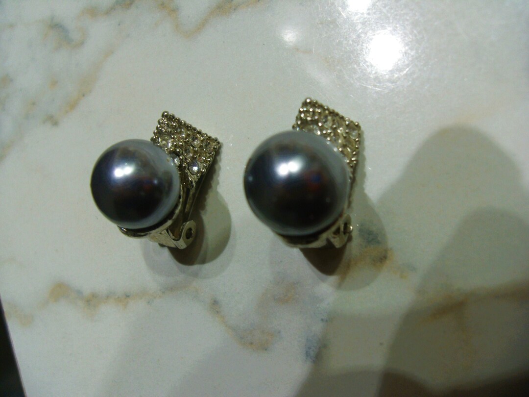 Clips à Cheveux Vintage - Perles Vertes Sur Fond Doré - Bijou D'occasion De Fabrication Française