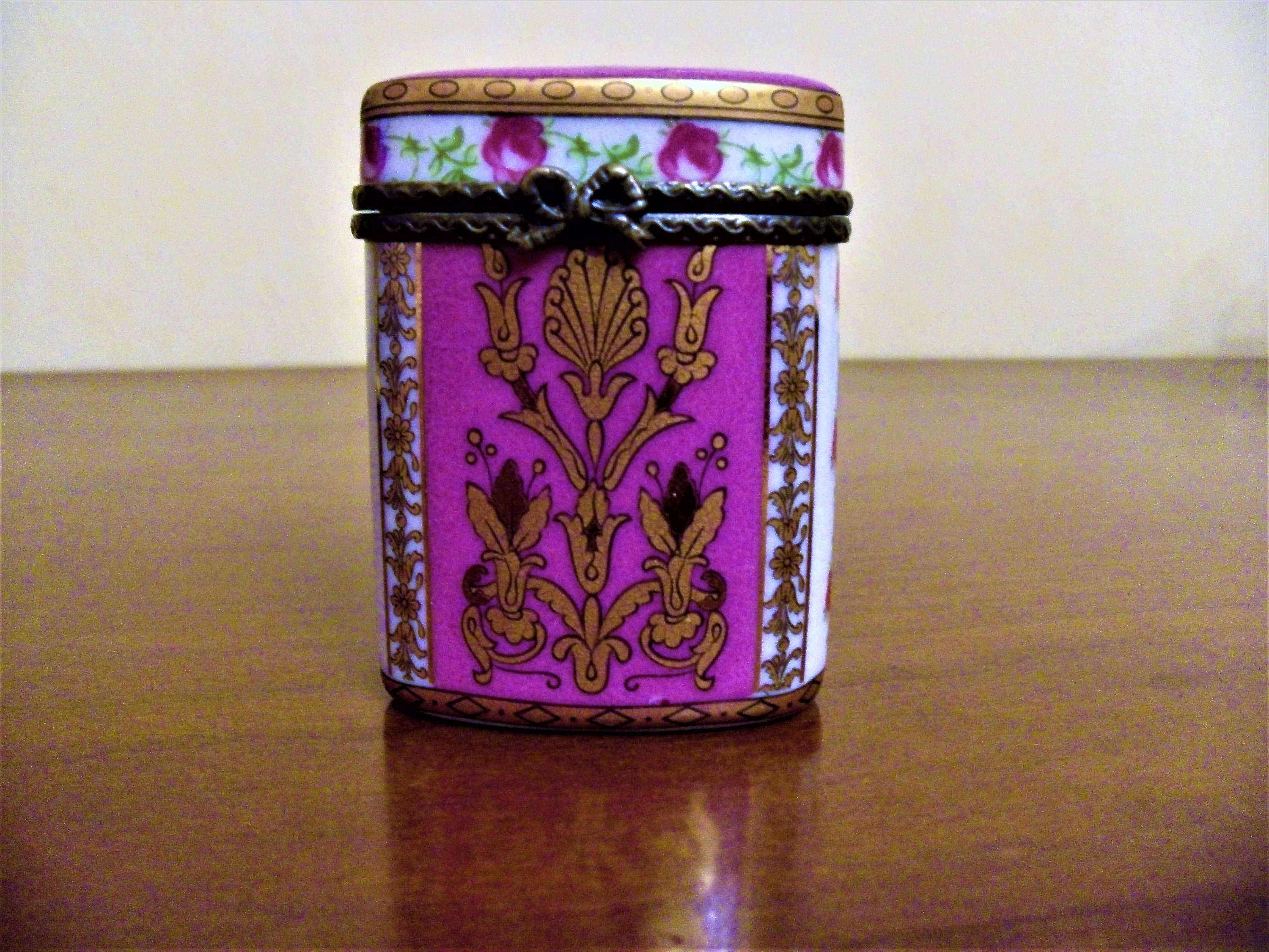 Boite en Porcelaine Fine de Collection Rose Fushia et Or