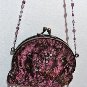Sac de soirée Victorien brodé perles bordeaux vintage pour femme