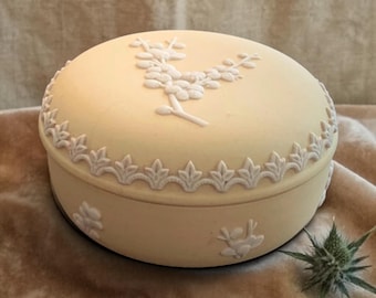 WEDGWOOD Jasperware Handcrafted Primrose Yellow Celebrating 1998