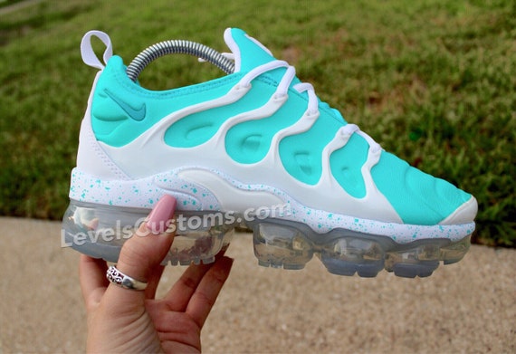 custom nike air vapormax plus
