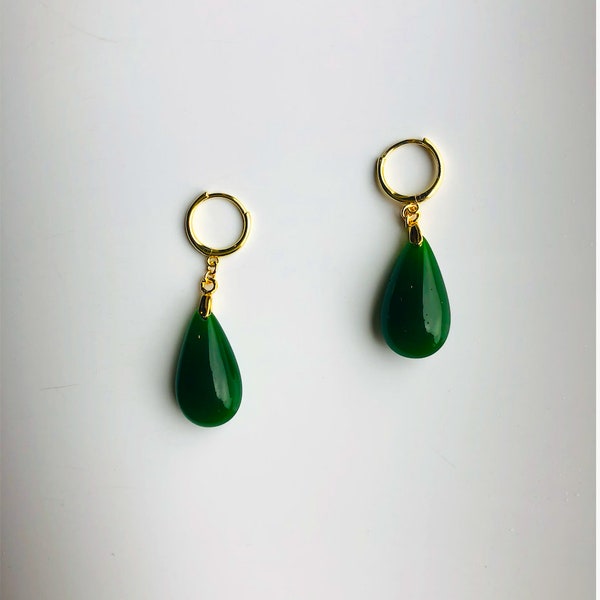 Pendientes pequeños de lágrima de jade de oro/plata.Pendientes vintage de jade verde oscuro.Pendientes colgantes de jade verde natural.Pendientes de jade genuinos.Regalo