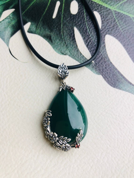 Fleur Teardrop Jade Pendant.Dark Green Jade Necklace.Silver Necklace.vintage Floral Jade Necklace.Green Gemstone Jewelry.Gift pour elle Etsy France