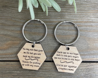 Bonus dad putting up with mom keychain, didn't give me life, step dad, stepdad, fathers day, funny, blended, bonificación papá, 172/173