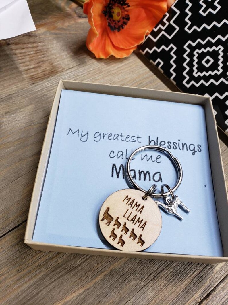 Download Mama llama keychain daddy llama mommy shark keychain gift ...