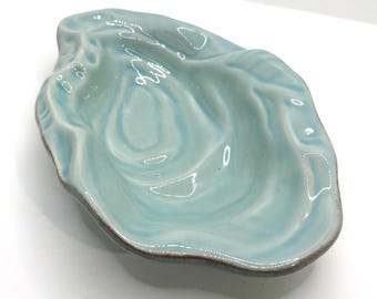 Raro cuenco de cerámica azul Beatriz Ball vintage con forma de ostra y plato para baratijas con forma de concha. Artículo descatalogado.