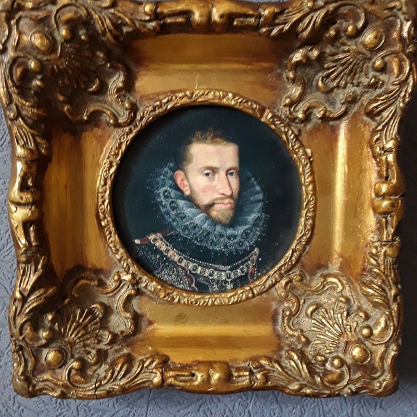 Stunning Antique Ornate  Gilt Frame - Material: Wood