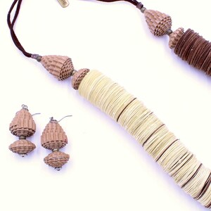 Set collana + orecchini con cerchi in carta sfumata da crema a marrone - Perline di carta ondulata - Lunghezza opera - INSPIRE