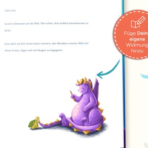 May include: A purple dragon with gold accents is holding a pencil and looking at a small green turtle. The text "F&uuml;ge Deine eigene Widmung hinzu" is in a red circle with a white book and pencil icon.