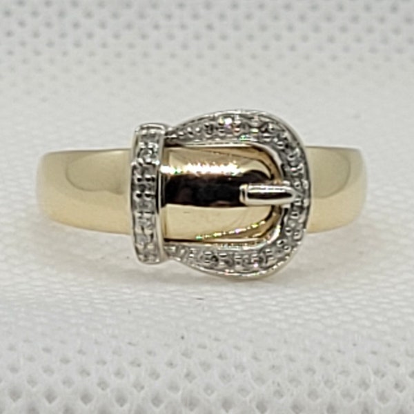 10kt Zweifarbige Schnalle Design Diamant Ring, 25 Diamanten, Appx .25cttw, Größe 8
