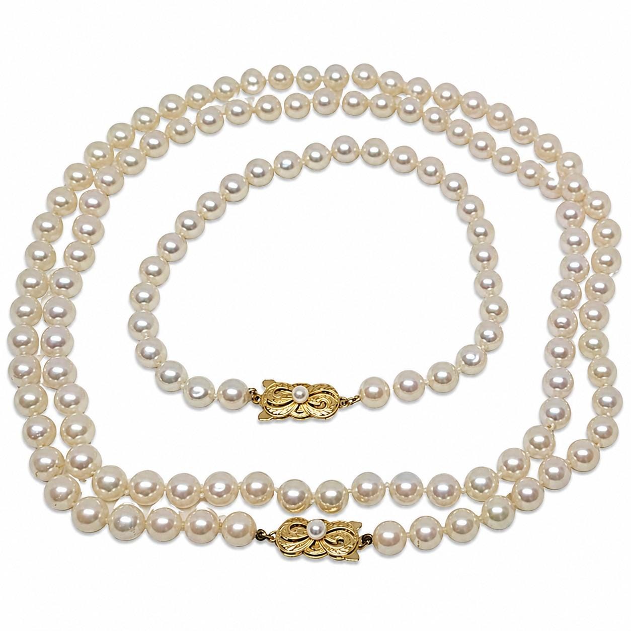 18kt Gold Mikimoto Akoya Pearl Set, 32