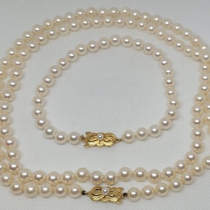 18kt Gold Mikimoto Akoya Pearl Necklace & Bracelet Set, 32 In, 6.6mm, Beautiful Condition, 9.25 Inch Bracelet, Timelss, Pinkish White, Knot