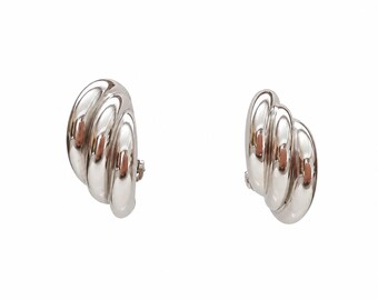18kt White Gold Triple Hoop Earrings, Omega Back