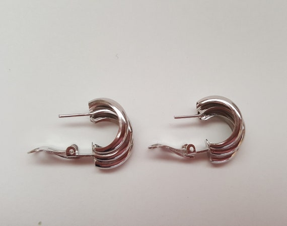 18kt White Gold Triple Hoop Earrings, Like New Co… - image 5