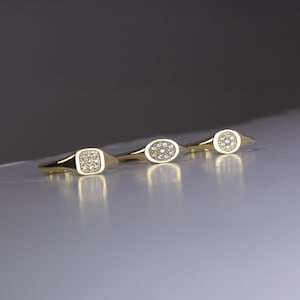 Anello con sigillo delicato in oro con pavé di diamanti, anello mignolo minimalista in oro per donna, anello con sigillo delicato in oro con pavé di diamanti, anello mignolo minimalista con sigillo