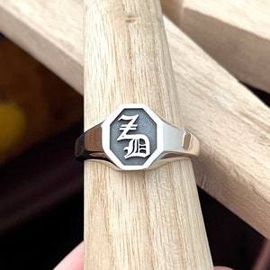 Anillo de sello con inicial, anillo de sello con inicial grabada, anillo de sello personalizado, anillo de sello de plata, anillo de sello de plata esterlina, anillo de sello grabado