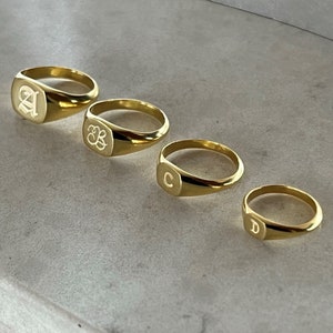 Initial signet ring, Dainty Signet Rings with Initials, Personalized Gold Signet Ring, Gold Pinky Ring, Minimal Gold Signet Ring for Women