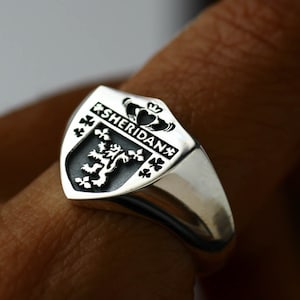 Irish Family Crest Signet Ring, Family Crest Rings, Family Symbols Jewelry, Family Coat of Arms Signet Ring, Mens Signet Ring, Family Rings