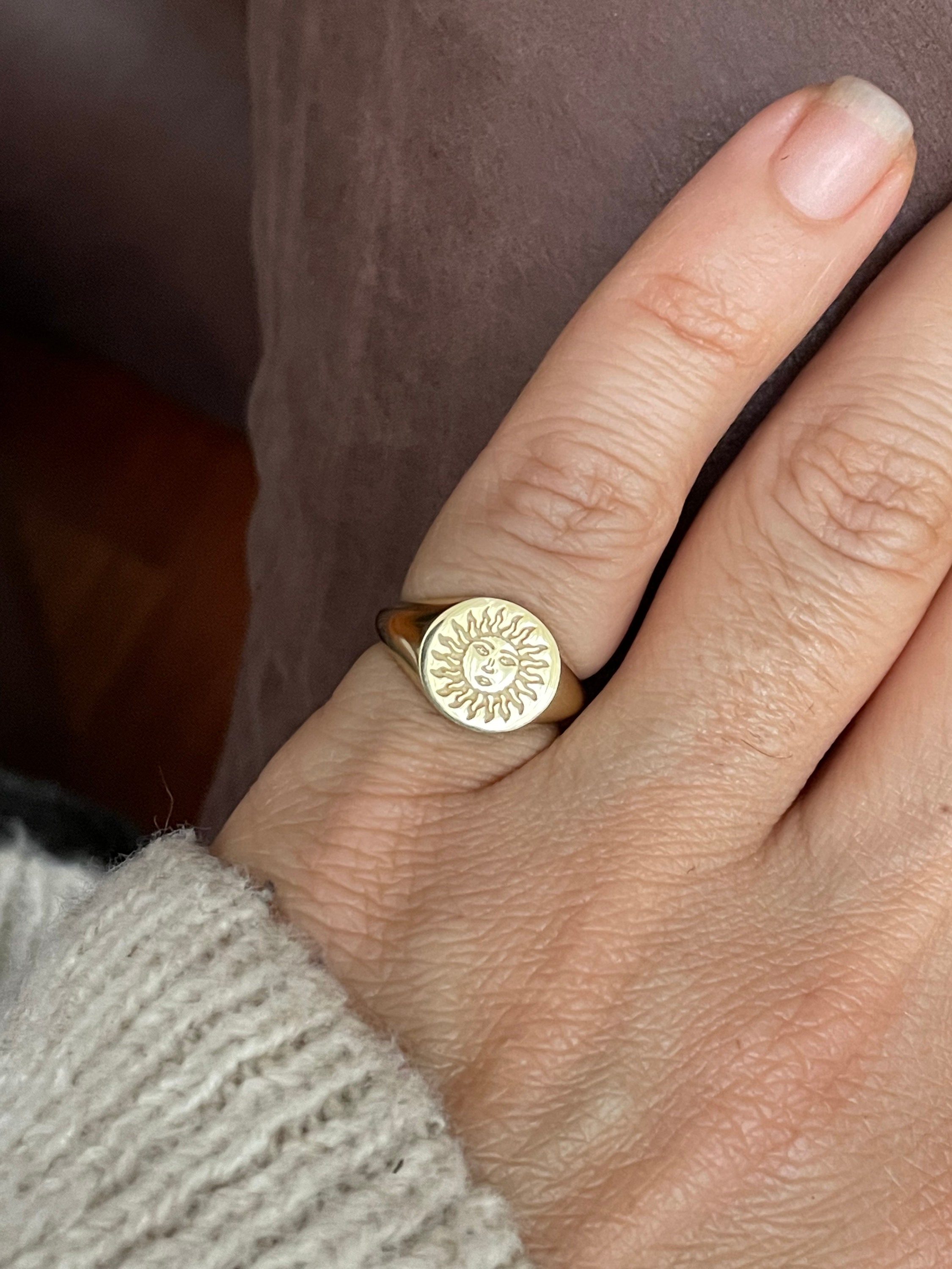 Gold sun signet ring deals