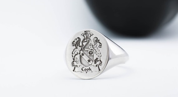 family crest rings