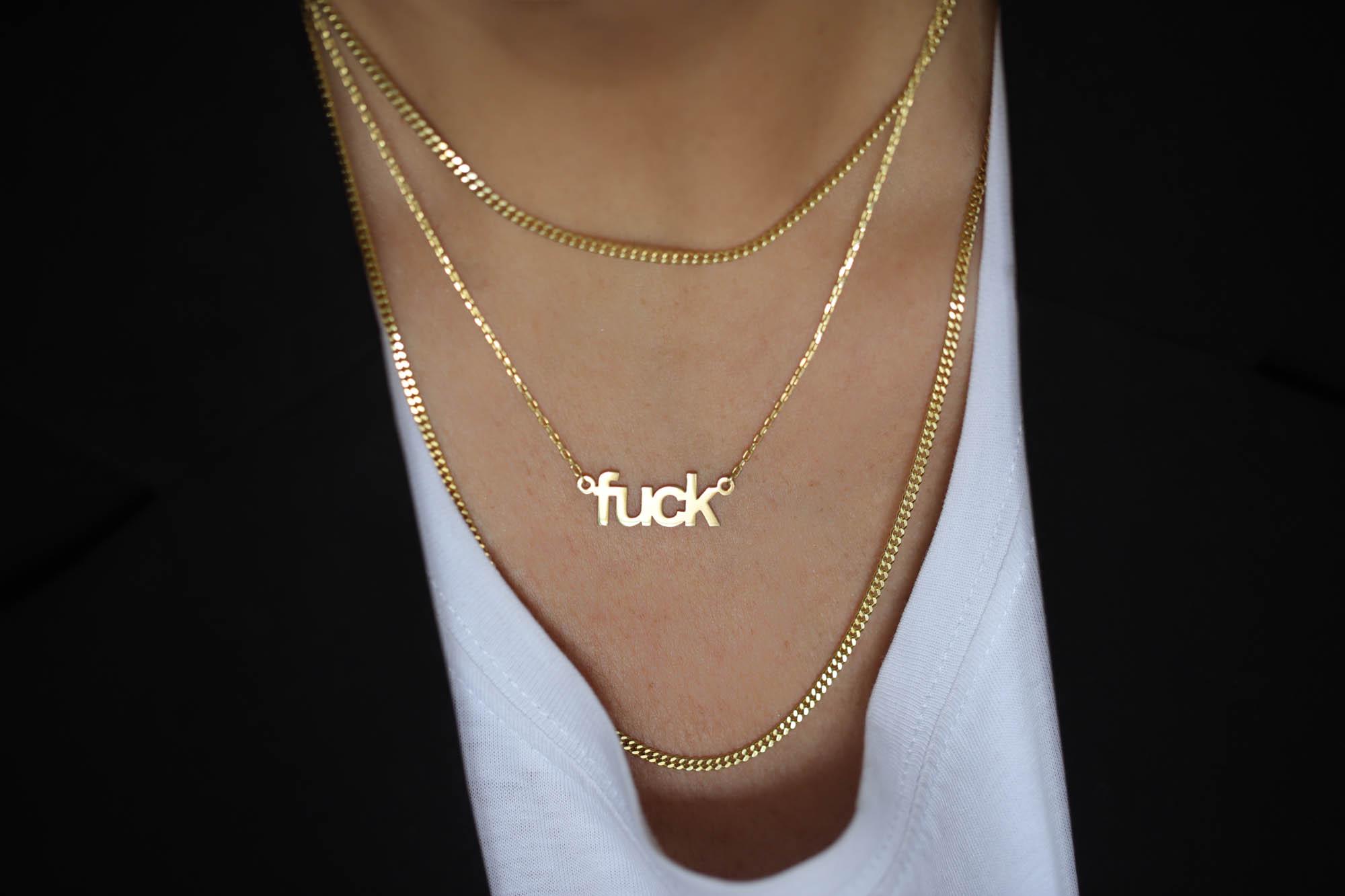 ファックネックレスゴールド、ステートメントワードネックレス、エッジ