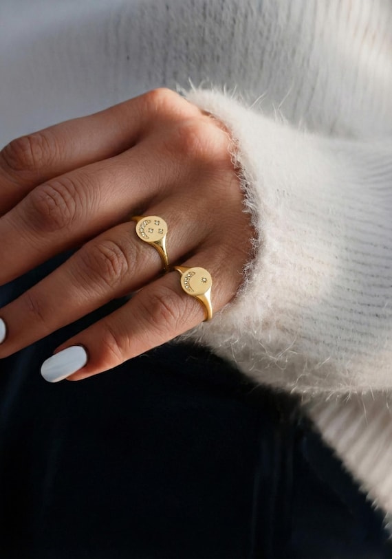 アクセサリー 008 Moon Surface Pinkie Ring Crescent Moon and Star Signet Ring, Paved Celestial Pinky Ring