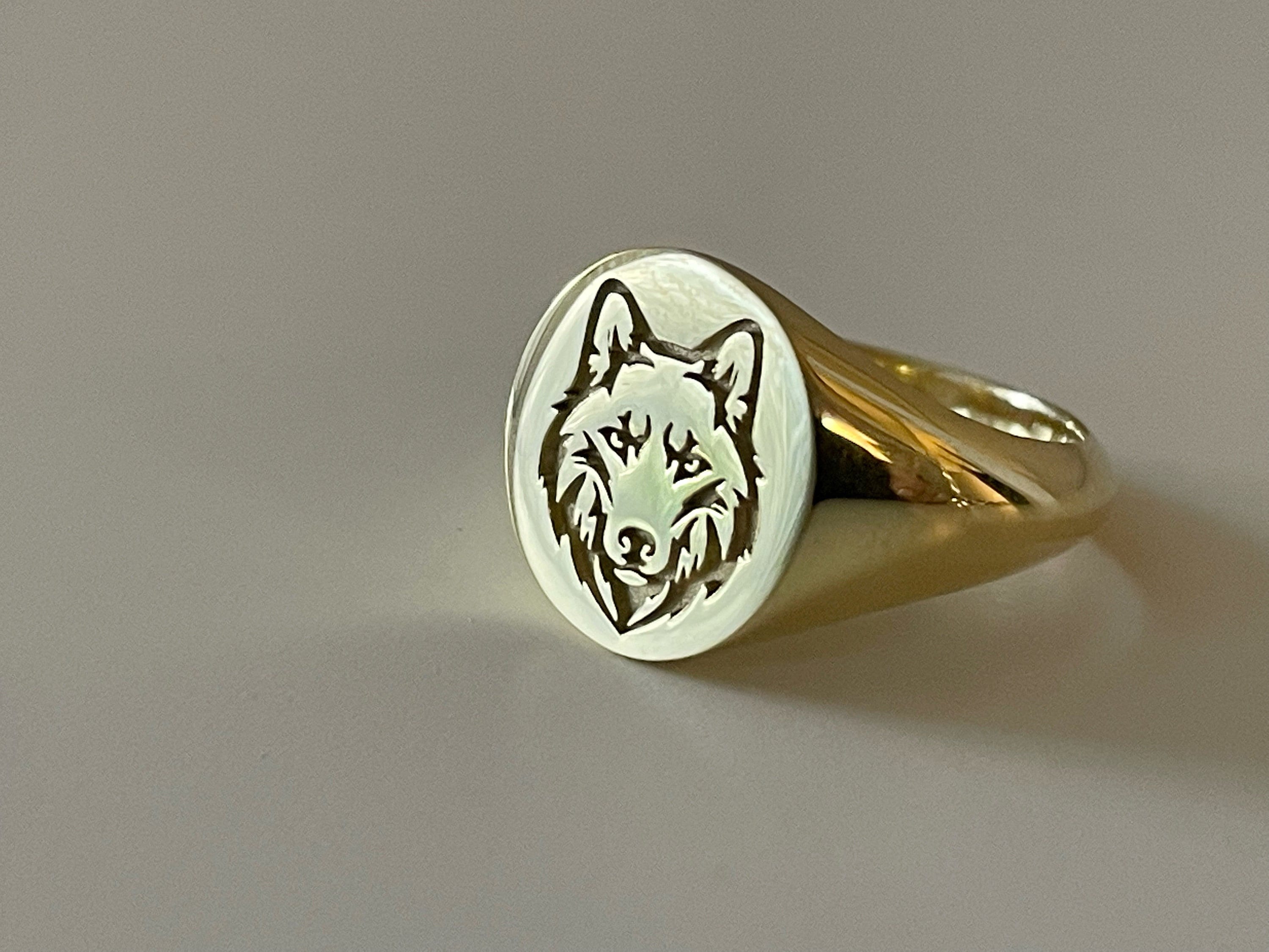 Gold wolf ring deals