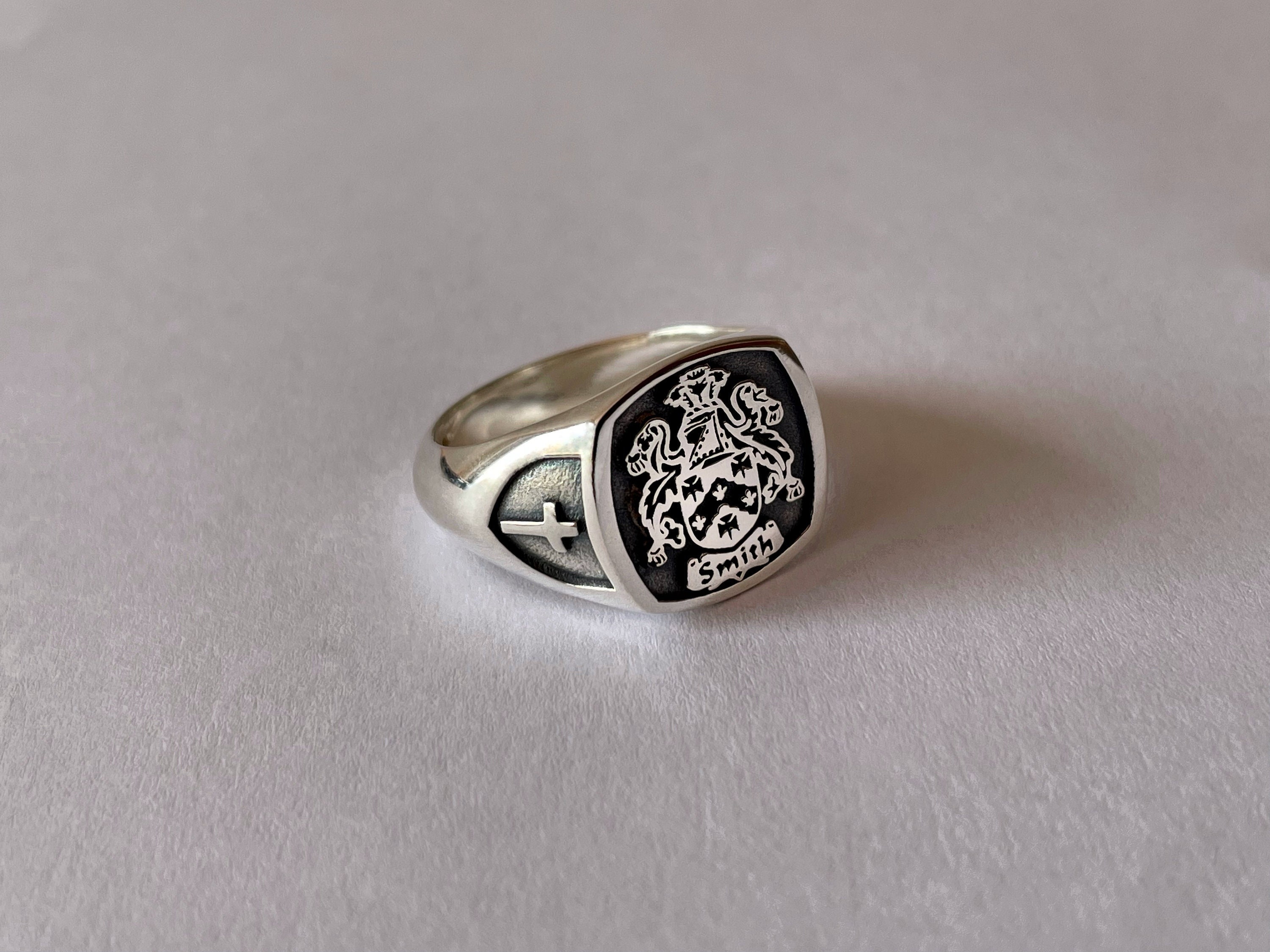 Smith family crest ring shop