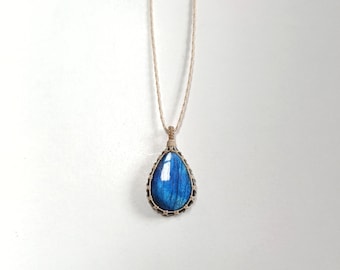 Labradorite micro macrame necklace / pendant -Hippiechic jewelry with Natural stones, one of a kind pieces