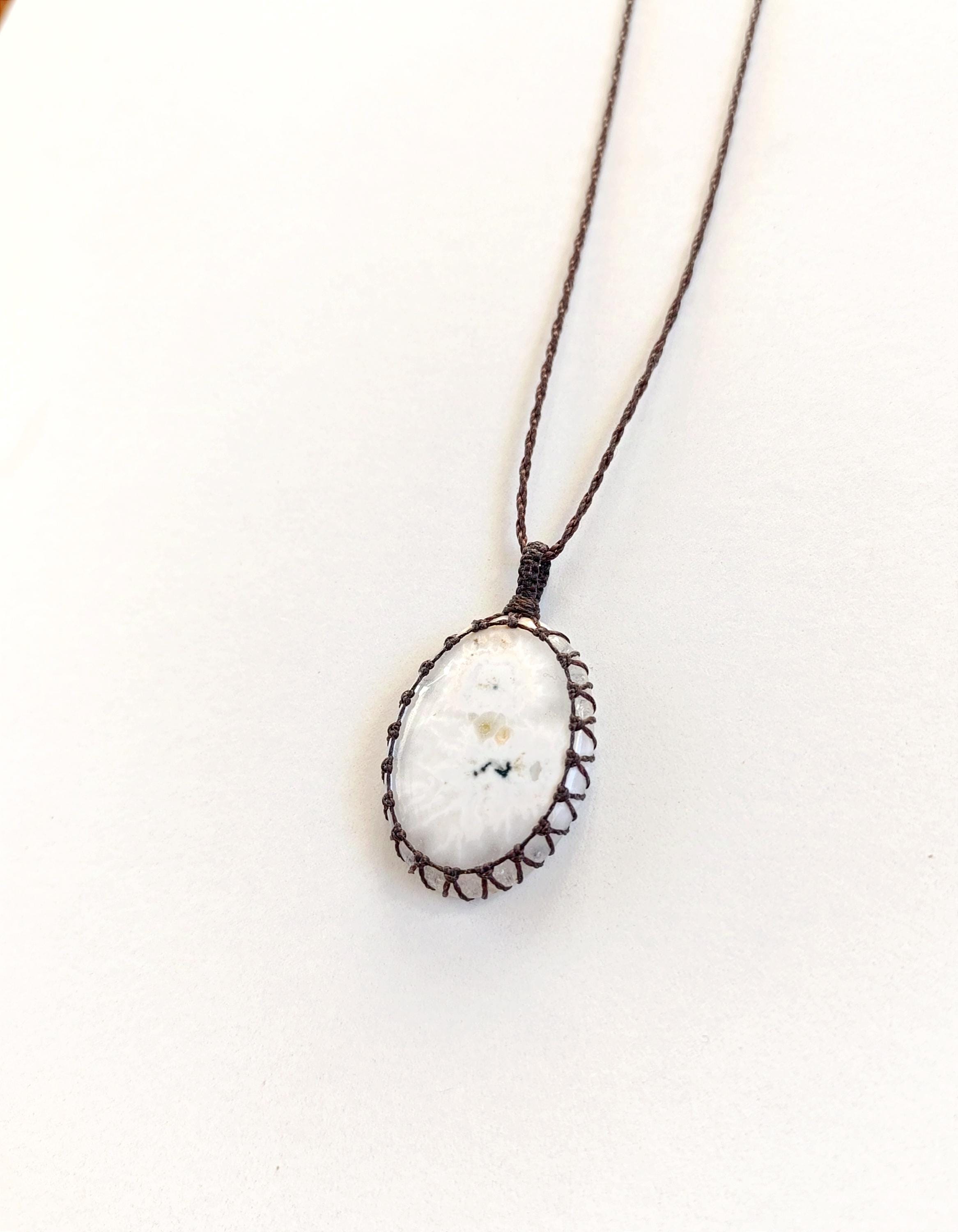 Micro Macramé Pendentif MacramÃ© Pierre Quartz Solair Collier