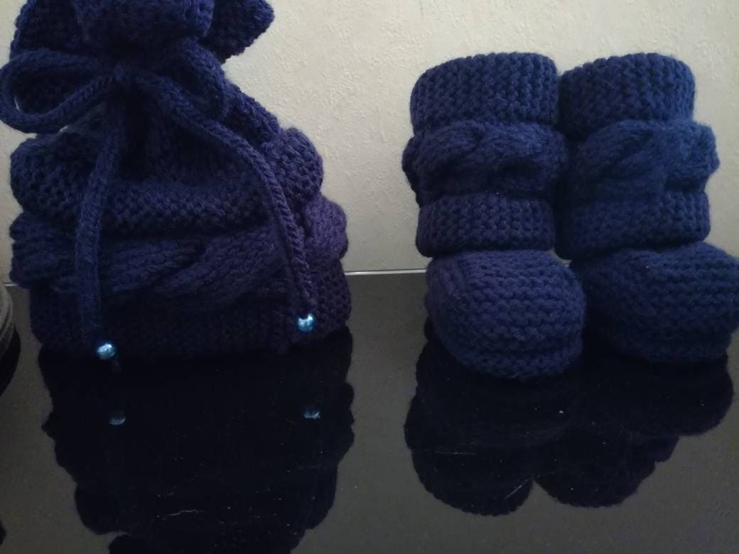 Boots Style Ugg Et Son Bonnet A Torsades Bebe Au Tricot Etsy