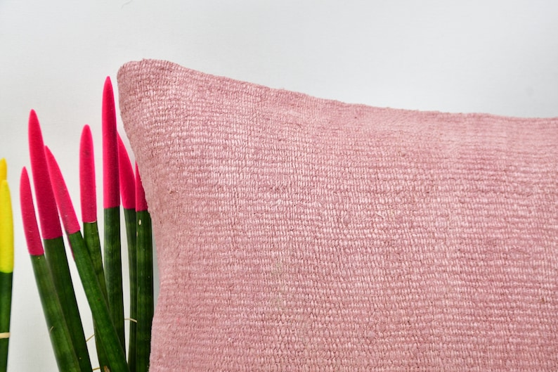 Kilim Pillow 16x24 pillow cover No 3260 Pink Vintage Pillow Lumbar Pillow Outdoor Pillow Cover Throw Pillow Oriental kilim pillow