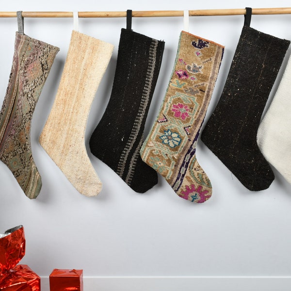 Rustiek kerstdecor, sokken aan de muur, cadeaus voor de kerstman, ornamentkousen, gepersonaliseerde kous, luxe unieke kous,