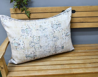 Kilim Pillow Cover, Pillow Covers, Vintage Pillow, Housewarming Gift Pillow, Farmhouse Decor Pillow, Vintage Design Pillow,