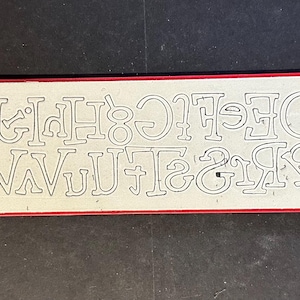 Sizzix dünnes Alphabet Dies, Wingo Zingo, Skittle Dee Do, Hunky Dory, Dekorative Streifen Billboard, Naturally Serif, stanzen Alphabete