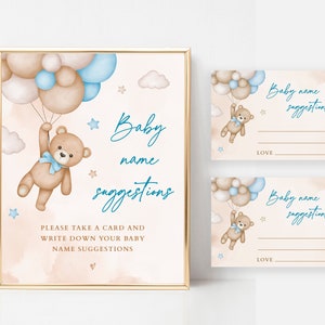 Puede incluir: Un letrero y tarjetas para baby shower. El letrero presenta un oso de peluche sosteniendo globos, con el texto "Baby name suggestions". Las tarjetas tambi&eacute;n tienen el dise&ntilde;o del oso de peluche y los globos. La combinaci&oacute;n de colores incluye marr&oacute;n, azul y beige.