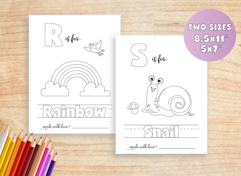K&ouml;nnte beinhalten: Zwei druckbare Malvorlagen mit den Buchstaben R und S. Die R-Seite hat einen Regenbogen und den Text "R ist f&uuml;r... Regenbogen. Mit Liebe gemacht?" Die S-Seite hat eine Schnecke und den Text "S ist f&uuml;r... Schnecke. Mit Liebe gemacht?"