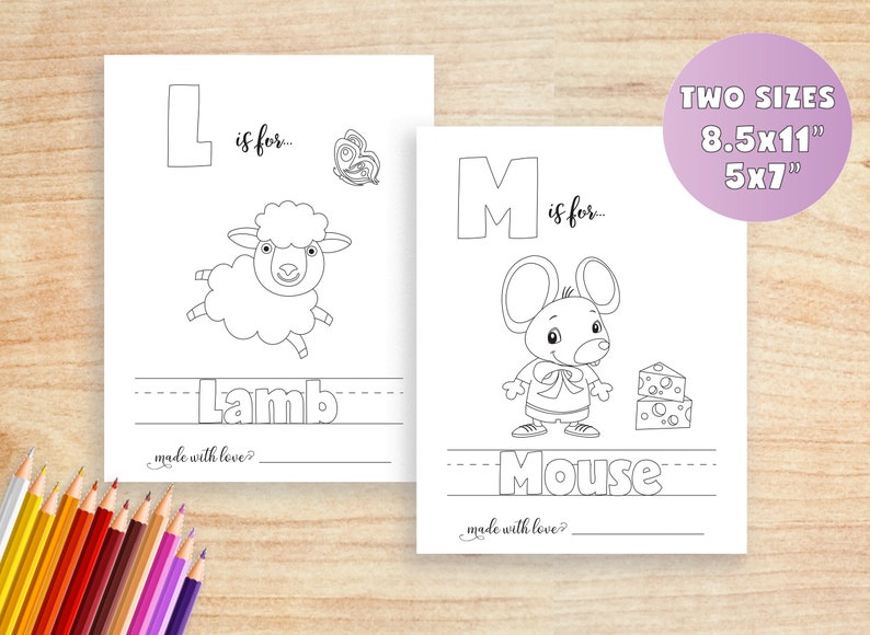 K&ouml;nnte beinhalten: Zwei schwarz-wei&szlig;e druckbare Malvorlagen f&uuml;r Kinder. Die erste Seite zeigt den Buchstaben L und ein Lamm. Die zweite Seite zeigt den Buchstaben M und eine Maus, die ein St&uuml;ck K&auml;se h&auml;lt. Beide Seiten enthalten den Text "ist f&uuml;r..." und "mit Liebe gemacht?"