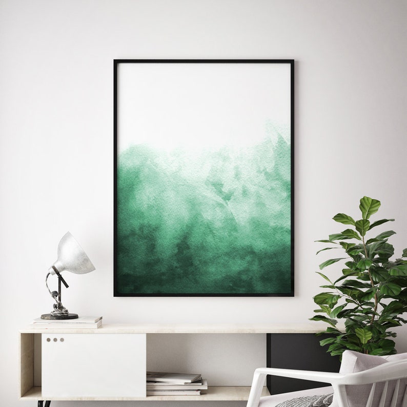 Puede incluir: Una pintura abstracta de acuarela enmarcada con un degradado de tonos verdes, pasando de un verde claro en la parte superior a un verde oscuro en la parte inferior.